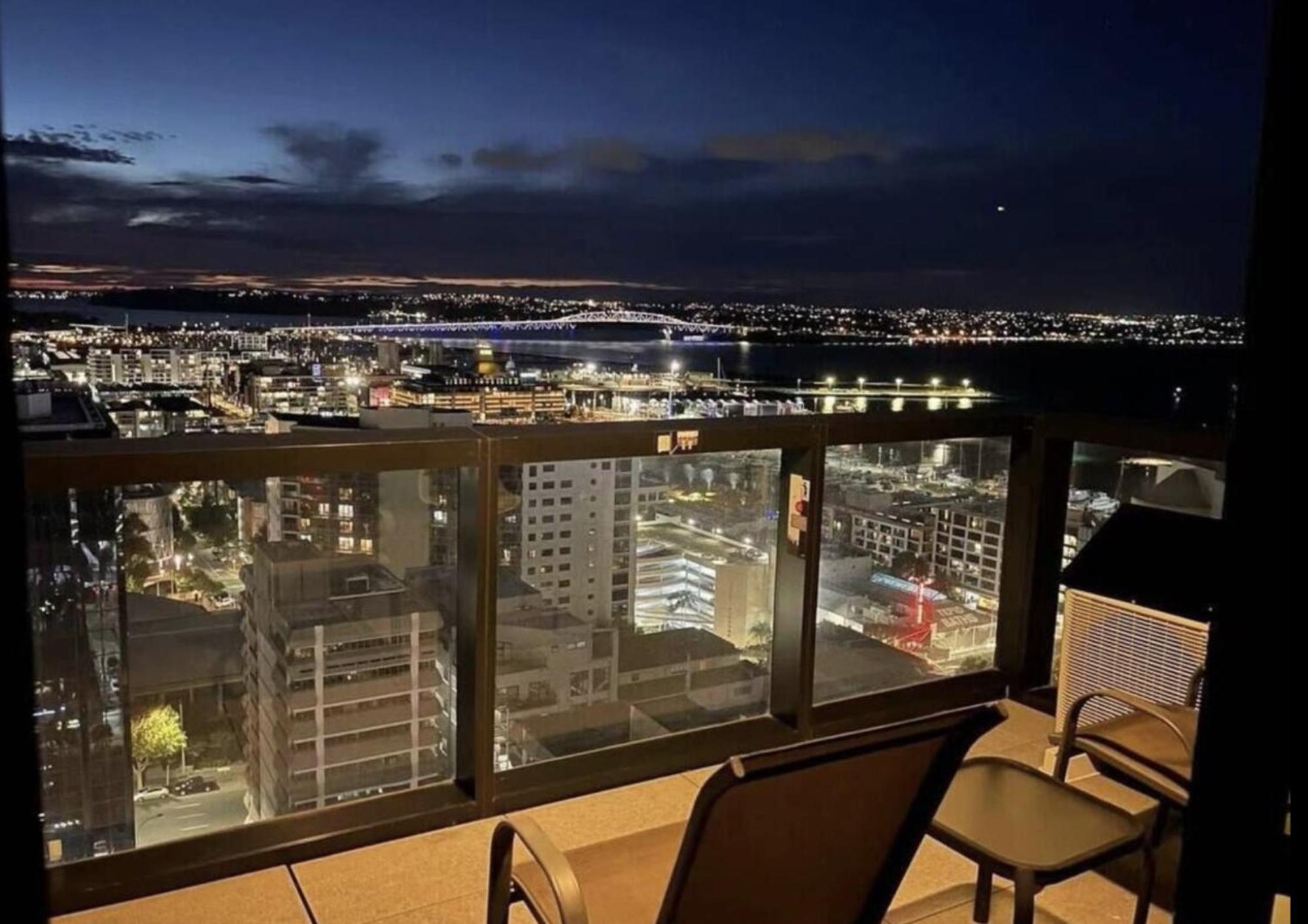 Magnificent Harbour View Skytower View Apartment In Cbd Auckland Esterno foto