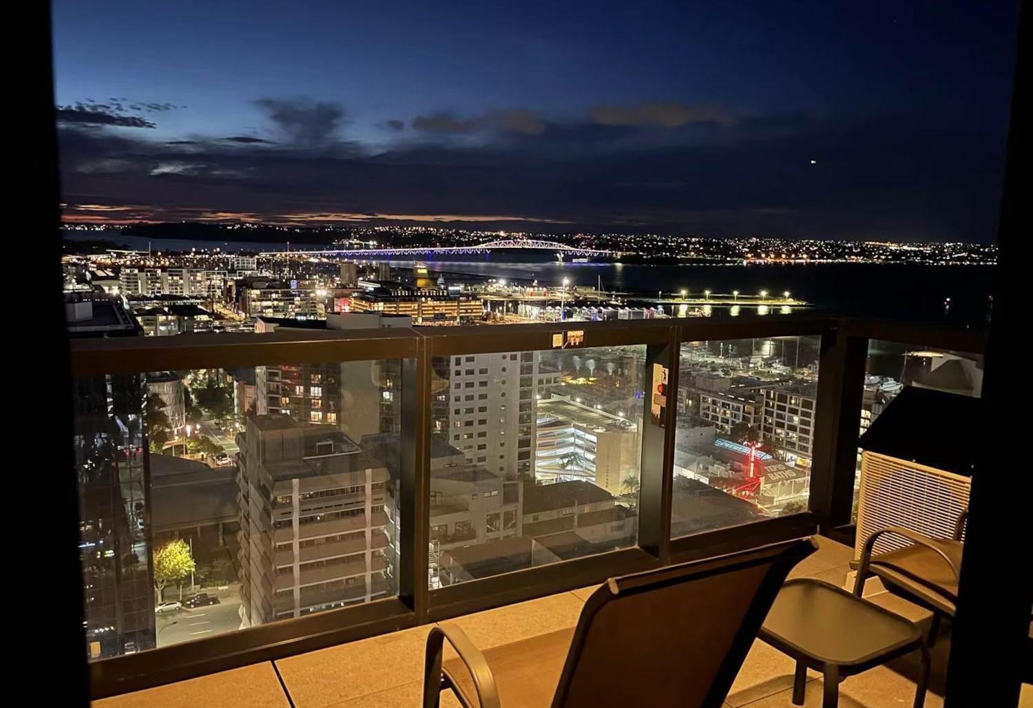 Magnificent Harbour View Skytower View Apartment In Cbd Auckland Esterno foto